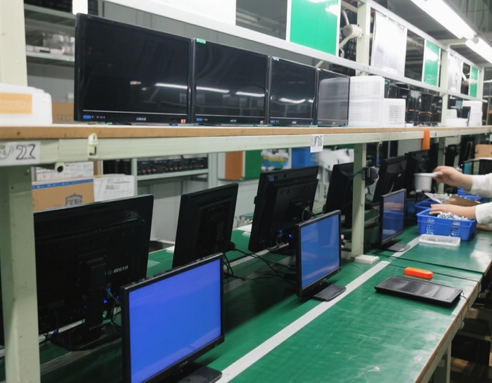 生產(chǎn)液晶顯示屏.jpg 生產(chǎn)液晶顯示屏.jpg